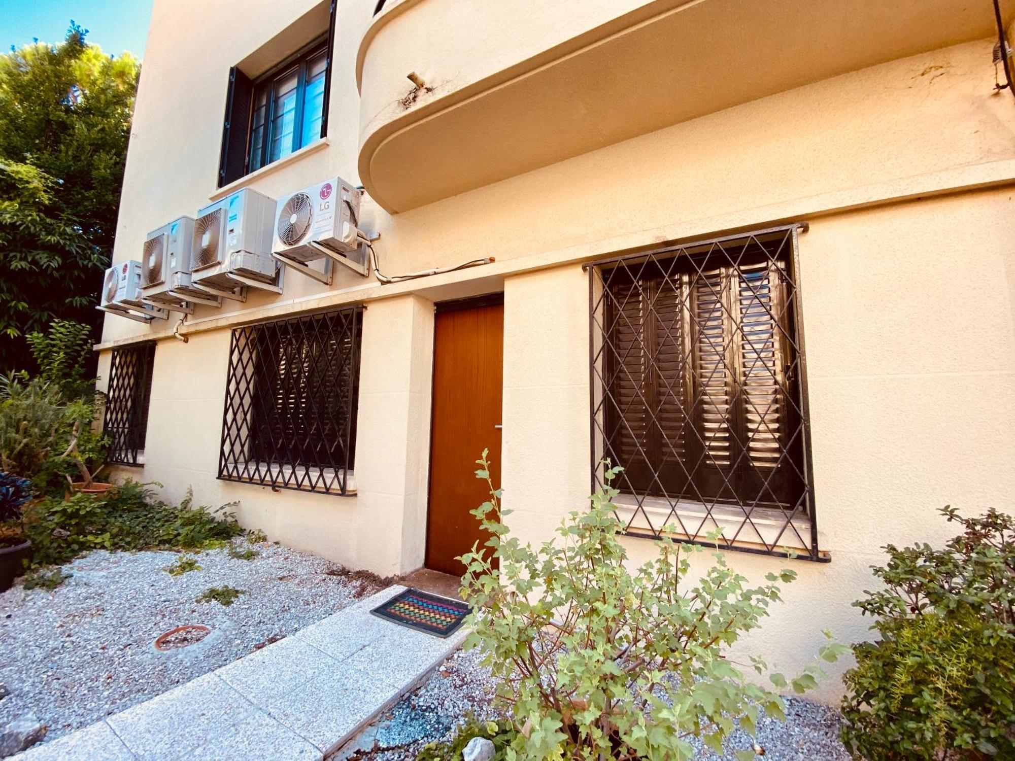 شقة Cauvi - Antibes Centre, Wifi, Climatisation, 4 Personnes المظهر الخارجي الصورة